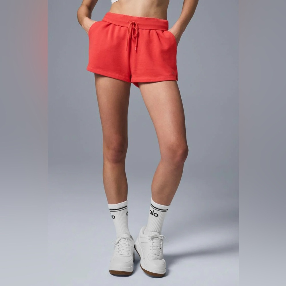 NWT Alo Lowkey Sweatshorts Red Hot Summer